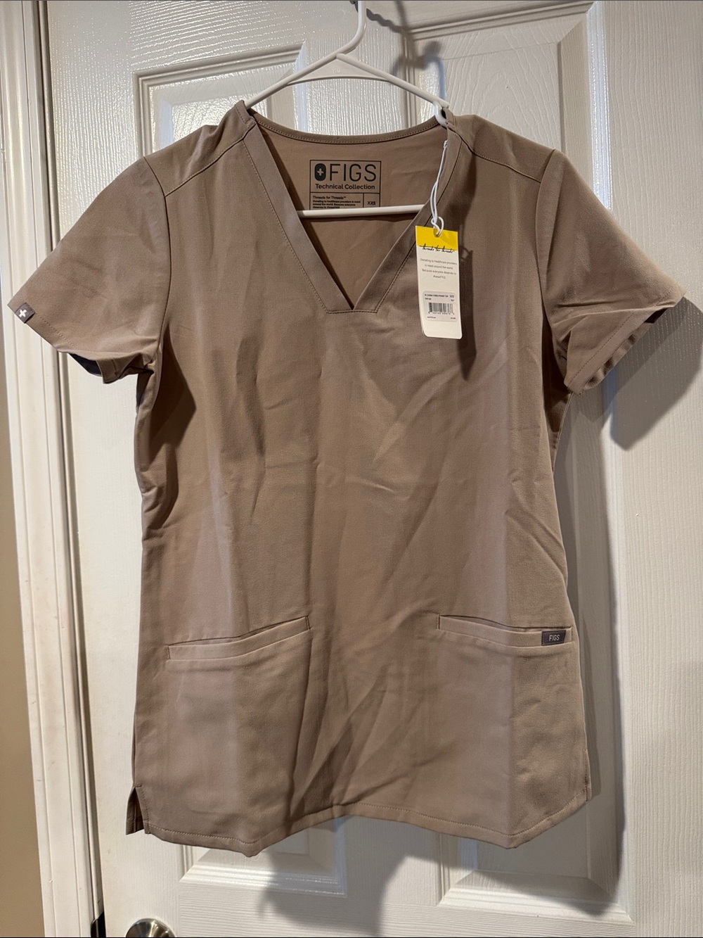NWT FIGS Women's Short Sleeve V-Neck Scrub Top in Taupe